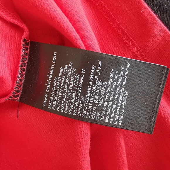New Calvin Klein T-shirt - Picture 5 of 6